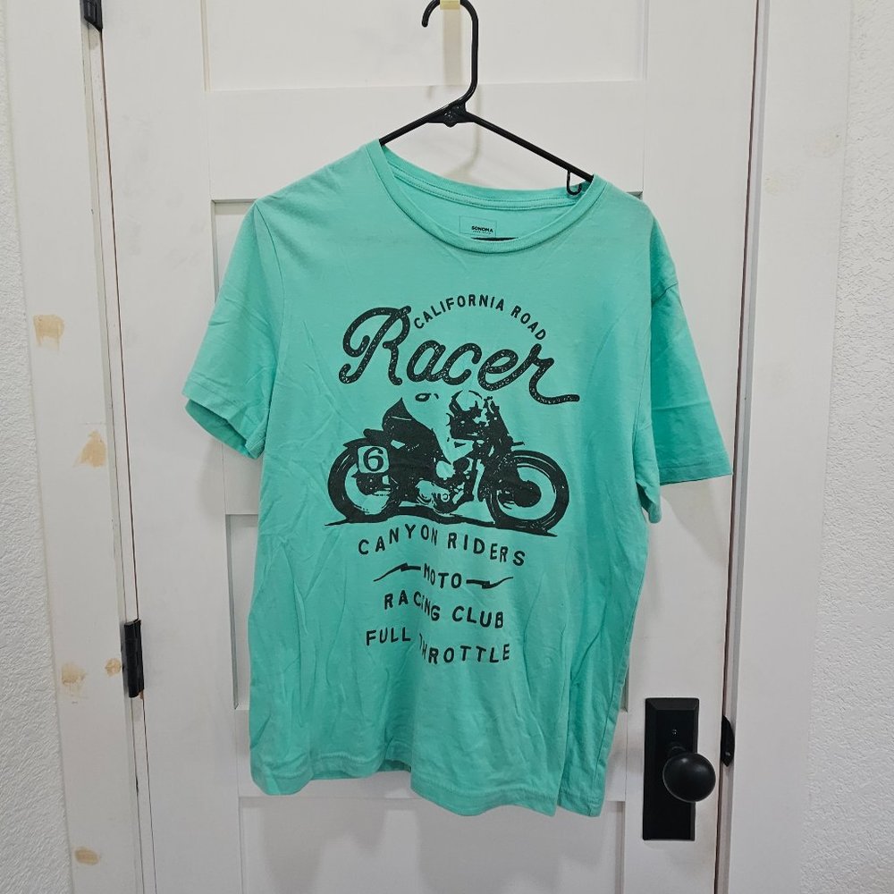 T-Shirt - Picture 1 of 2
